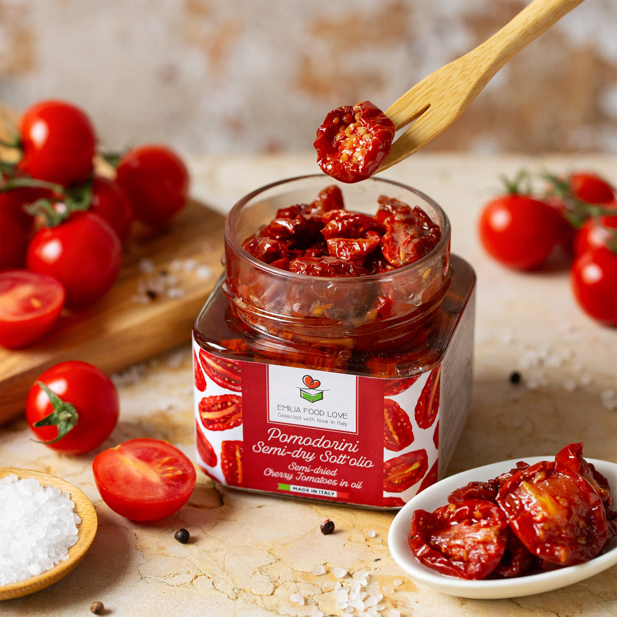 Xojayin va boysunuvchi jinsiy aloqa onlayn Qizi yalangoch onasiga qarab turardi.